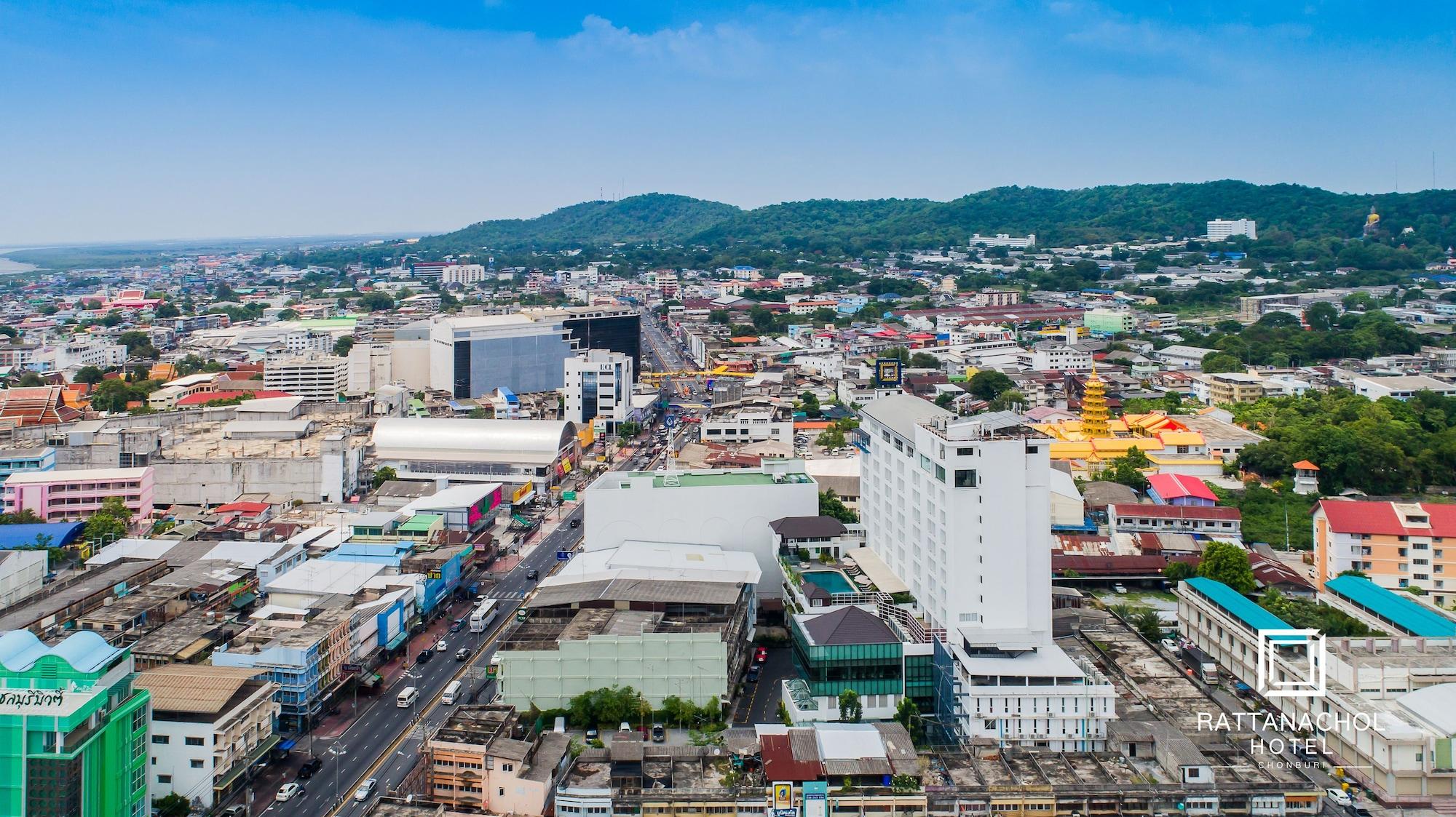 Rattanachol Hotel Çonburi Dış mekan fotoğraf