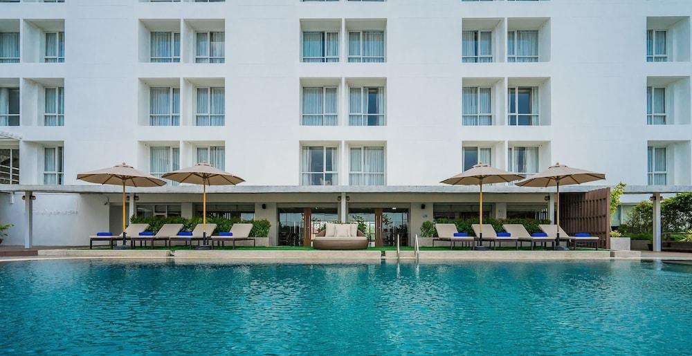 Rattanachol Hotel Çonburi Dış mekan fotoğraf