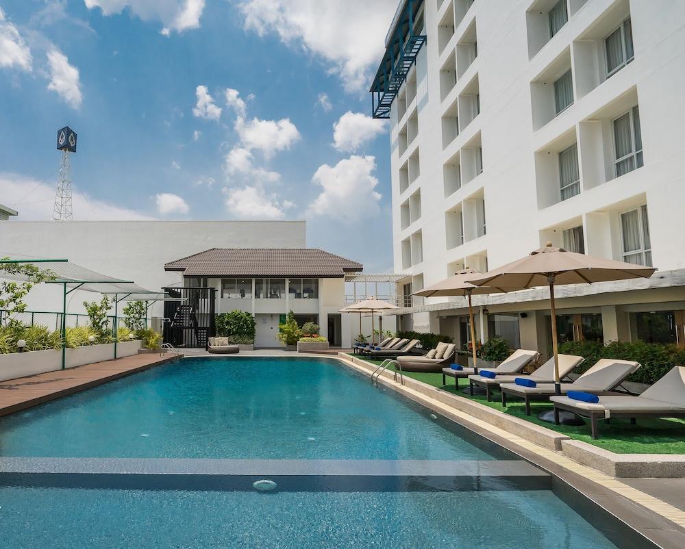 Rattanachol Hotel Çonburi Dış mekan fotoğraf