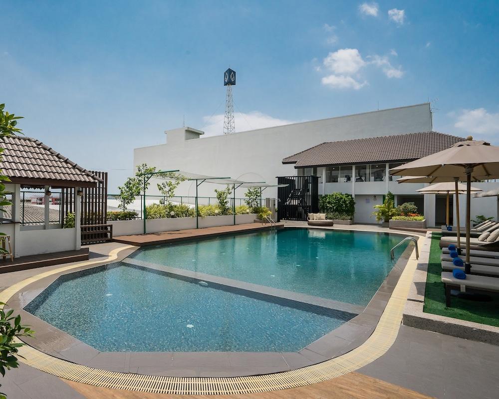 Rattanachol Hotel Çonburi Dış mekan fotoğraf