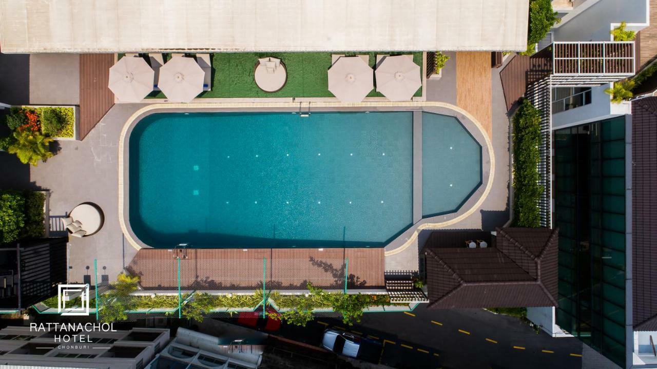 Rattanachol Hotel Çonburi Dış mekan fotoğraf
