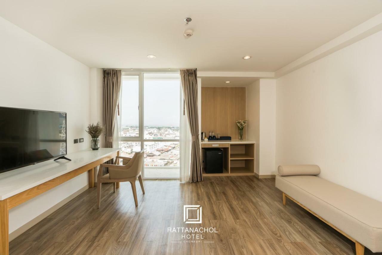 Rattanachol Hotel Çonburi Dış mekan fotoğraf