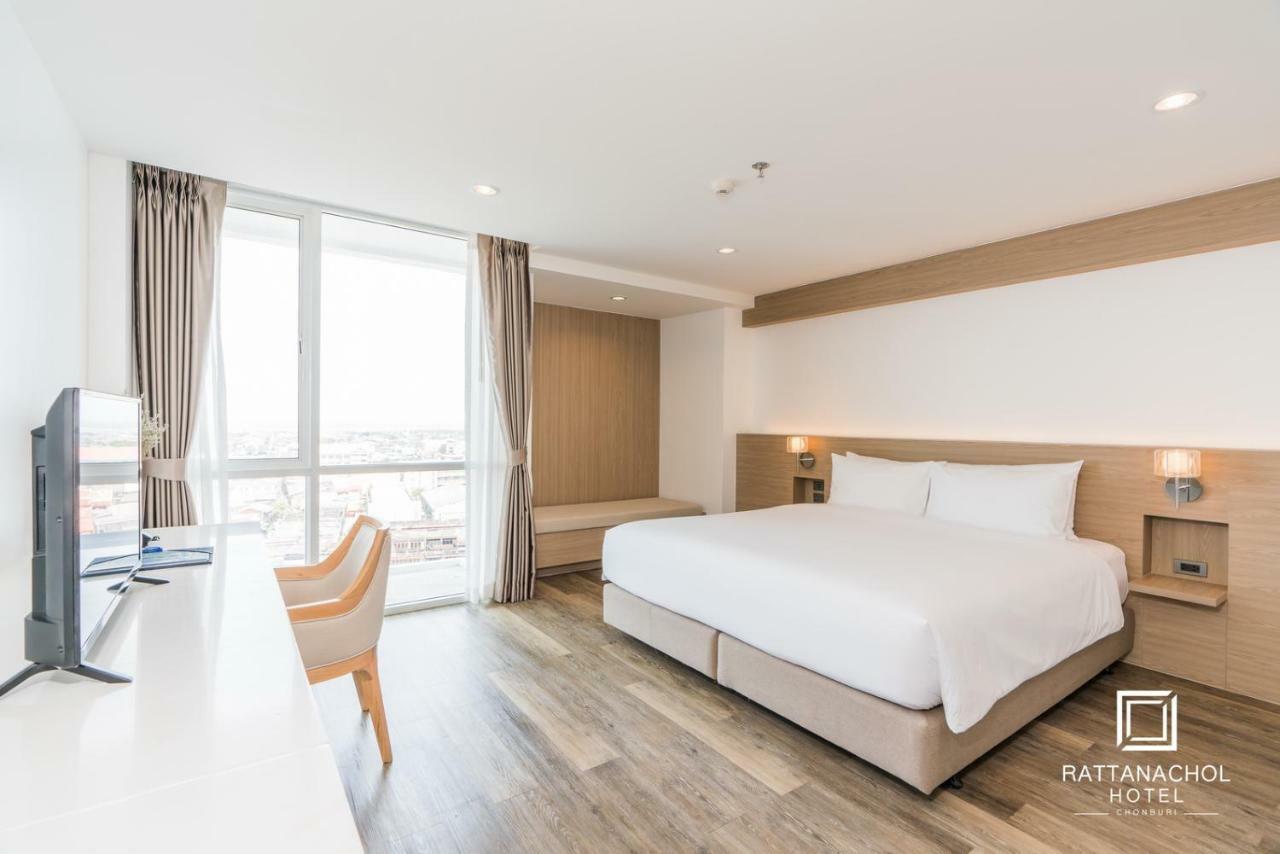 Rattanachol Hotel Çonburi Dış mekan fotoğraf