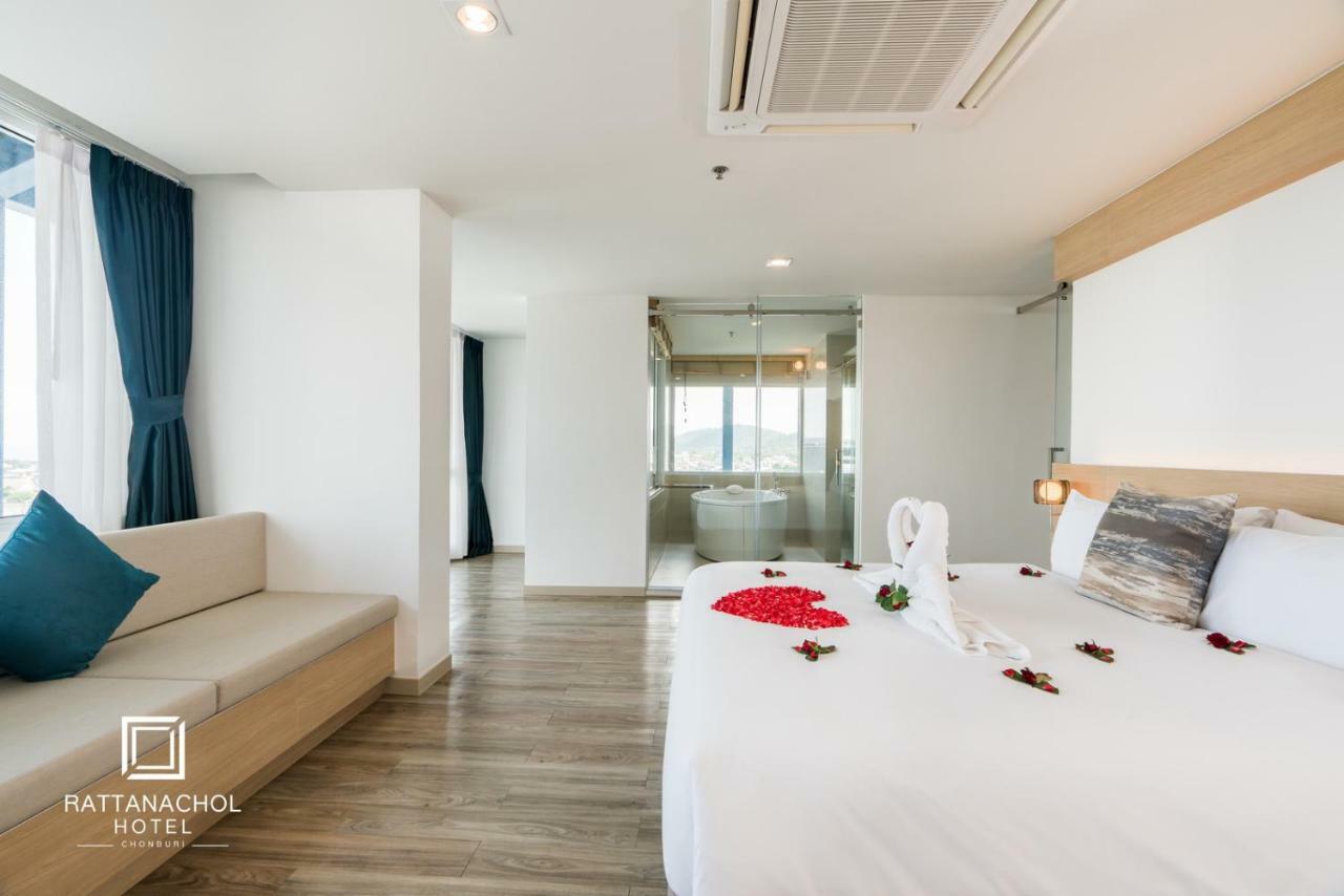Rattanachol Hotel Çonburi Dış mekan fotoğraf
