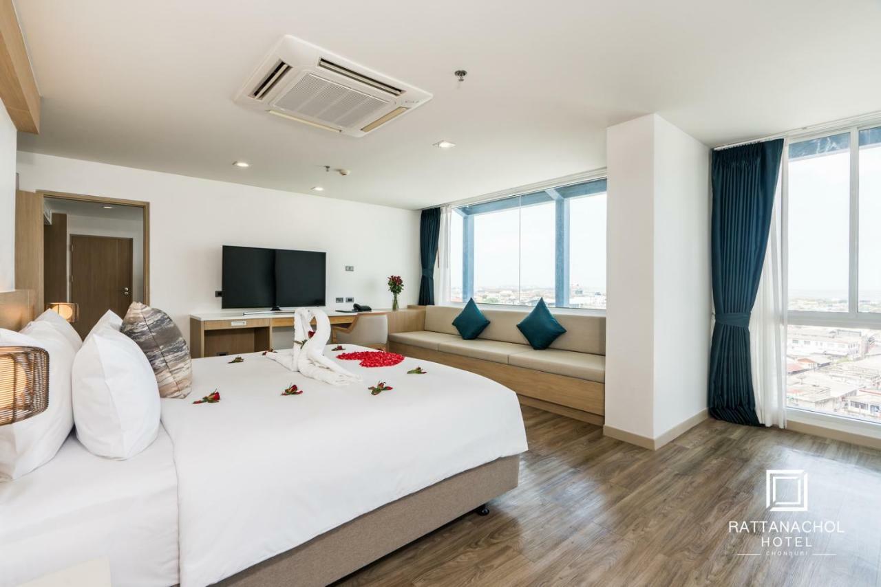 Rattanachol Hotel Çonburi Dış mekan fotoğraf