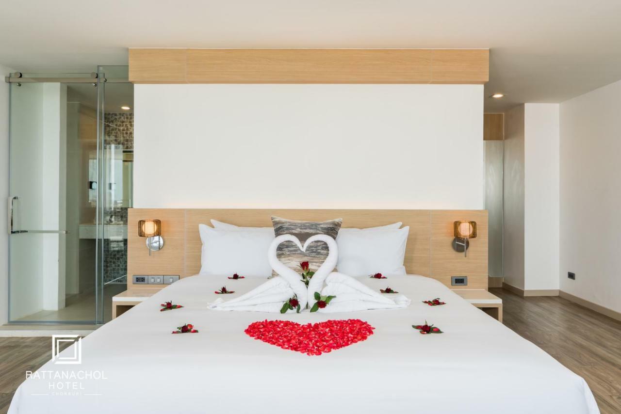 Rattanachol Hotel Çonburi Dış mekan fotoğraf