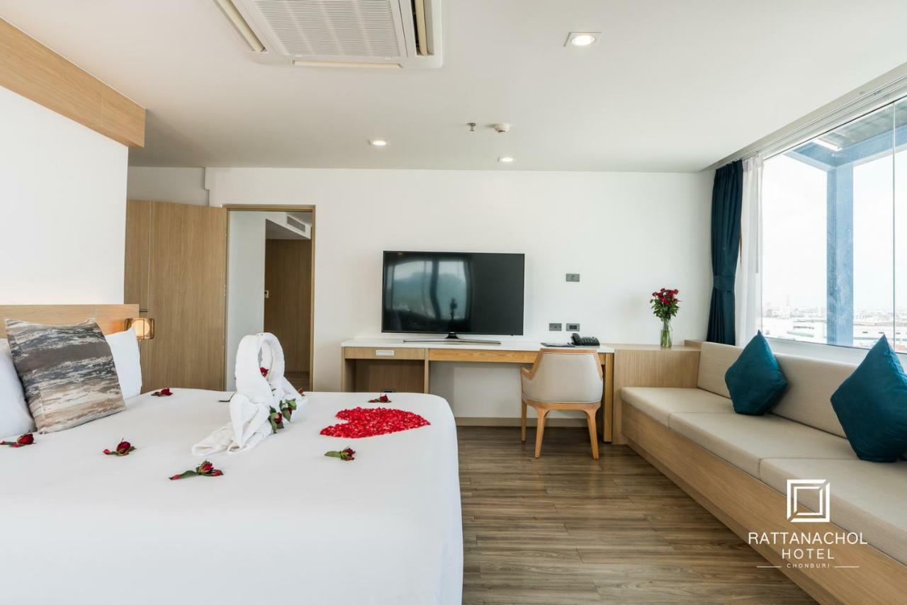 Rattanachol Hotel Çonburi Dış mekan fotoğraf