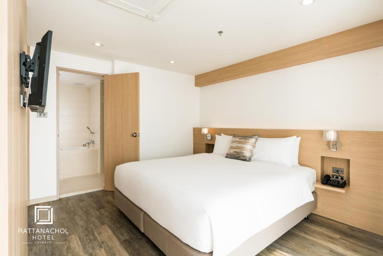 Rattanachol Hotel Çonburi Dış mekan fotoğraf